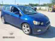 ✅ 2013 Chevrolet Sonic LTZ • VIN: 1G1JE6SB3D4208212 • Lot: 43093068. Wystawiony na IAAI z przebiegiem 151 735 mil mil. Skorzystaj z bezpłatnego archiwum sprzedaży aukcyjnych z USA i zobacz szczegółowy raport historii pojazdu na DreamBid. Zdjęcie 1.