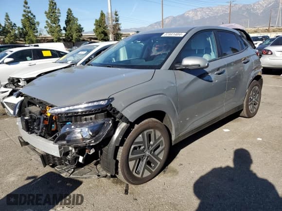 ✅ 2023 Hyundai Kona SE • VIN: KM8K23AG0PU183558 • Lot: 37441404. Wystawiony na Copart z przebiegiem 3 425 mil. Bezpłatny archiwum sprzedaży aukcyjnych z USA i szczegółowy raport historii pojazdu na DreamBid. Zdjęcie 1.