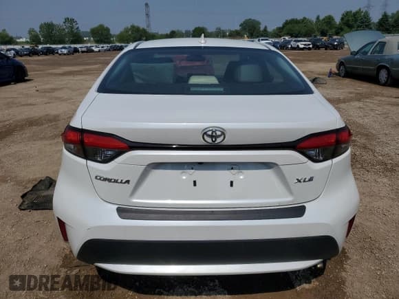 ✅ 2022 Toyota Corolla XLE • VIN: 5YFFPMAE5NP361969 • Lot: 58435165. Wystawiony na Copart z przebiegiem 79 213 mil. Bezpłatny archiwum sprzedaży aukcyjnych z USA i szczegółowy raport historii pojazdu na DreamBid. Zdjęcie 6.