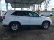 ✅ 2015 Kia Sorento LX • VIN: 5XYKT3A63FG581596 • Lot: 43641503. Wystawiony na IAAI z przebiegiem 155 068 mil. Bezpłatny archiwum sprzedaży aukcyjnych z USA i szczegółowy raport historii pojazdu na DreamBid. Zdjęcie 14.