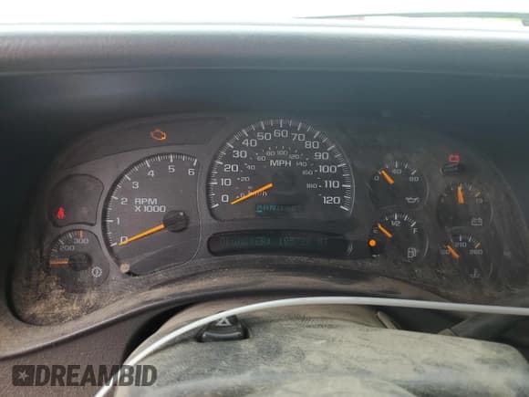 ✅ 2004 Chevrolet Silverado 2500HD LS • VIN: 1GCHK23U84F104066 • Lot: 70568395. Wystawiony na Copart z przebiegiem 185 726 mil. Bezpłatny archiwum sprzedaży aukcyjnych z USA i szczegółowy raport historii pojazdu na DreamBid. Zdjęcie 9.