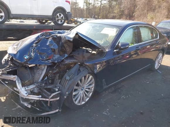 ✅ 2018 BMW 7 Series 740i xDrive • VIN: WBA7E4C54JGV23736 • Lot: 41457470. Listed on IAAI with 70,243 mi. Free auction sales archive from the USA and detailed vehicle history report at DreamBid. Image 17.