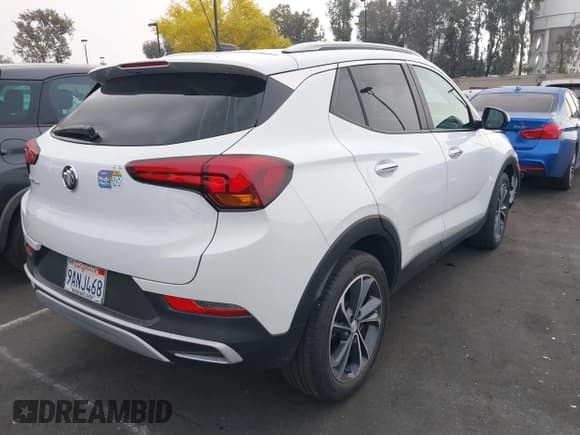 ✅ 2022 Buick Encore GX Select • VIN: KL4MMDS26NB095858 • Lot: 42465599. Listed on IAAI with 27,974 mi. Free auction sales archive from the USA and detailed vehicle history report at DreamBid. Image 4.