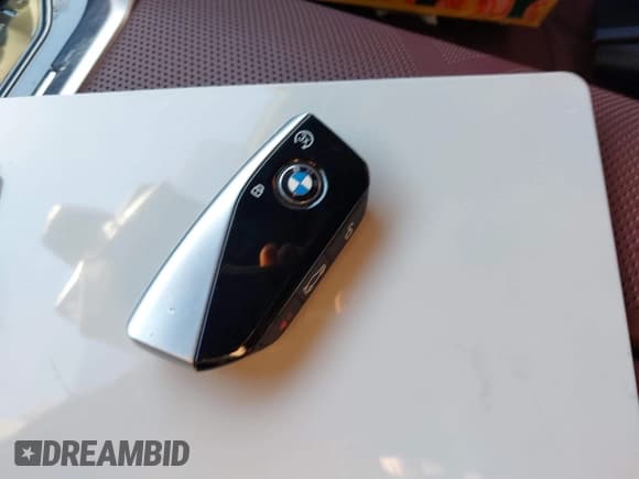 ✅ 2025 BMW 7 Series 740i xDrive • VIN: WBA33EH0XSCU64997 • Lot: 43517267. Wystawiony na IAAI z przebiegiem 8 443 mil. Bezpłatny archiwum sprzedaży aukcyjnych z USA i szczegółowy raport historii pojazdu na DreamBid. Zdjęcie 11.