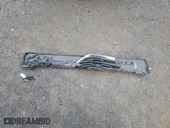 ✅ 2017 Volkswagen Tiguan Wolfsburg Edition • VIN: WVGRV7AX8HK002684 • Lot: 90586635. Wystawiony na Copart z przebiegiem 156 594 mil. Bezpłatny archiwum sprzedaży aukcyjnych z USA i szczegółowy raport historii pojazdu na DreamBid. Zdjęcie 13.