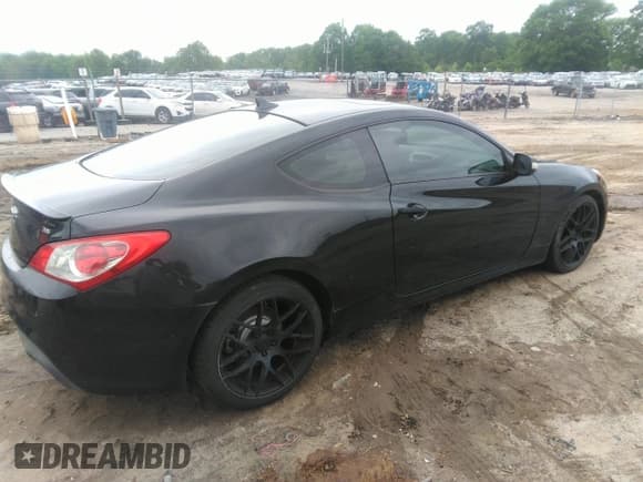 ✅ 2011 Hyundai Genesis Coupe Grand Touring • VIN: KMHHU6KH8BU043988 • Lot: 42126418. Wystawiony na IAAI z przebiegiem 240 904 mil. Bezpłatny archiwum sprzedaży aukcyjnych z USA i szczegółowy raport historii pojazdu na DreamBid. Zdjęcie 4.