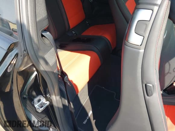 ✅ 2021 Mercedes-Benz C • VIN: W1KWJ8HB3MG095054 • Лот: 40331972. Опубликован ранее на IAAI с пробегом 14 882 миль. Бесплатный доступ к архиву аукционных продаж из США и подробный отчёт об истории автомобиля на DreamBid. Изображение 8.