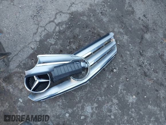 ✅ 2013 Mercedes-Benz C 300 Sport • VIN: WDDGF8AB1DR280823 • Lot: 43692645. Listed on IAAI with 170,469 mi. Free auction sales archive from the USA and detailed vehicle history report at DreamBid. Image 12.