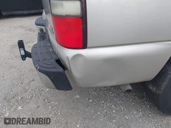 ✅ 2004 GMC Yukon XL SLE • VIN: 3GKEC16ZX4G128972 • Lot: 42310959. Wystawiony na IAAI z przebiegiem 226 125 mil. Bezpłatny archiwum sprzedaży aukcyjnych z USA i szczegółowy raport historii pojazdu na DreamBid. Zdjęcie 14.