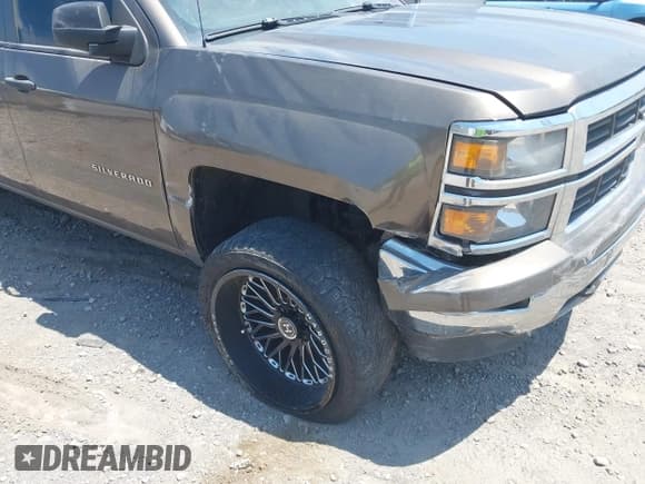 ✅ 2014 Chevrolet Silverado 1500 LT • VIN: 1GCUKREC1EF195422 • Lot: 42053307. Wystawiony na IAAI z przebiegiem 151 391 mil. Bezpłatny archiwum sprzedaży aukcyjnych z USA i szczegółowy raport historii pojazdu na DreamBid. Zdjęcie 6.