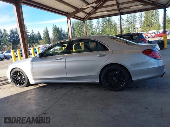 ✅ 2014 Mercedes-Benz S 550 • VIN: WDDUG8FB2EA065945 • Lot: 43710066. Listed on IAAI with 70,541 mi. Free auction sales archive from the USA and detailed vehicle history report at DreamBid. Image 14.