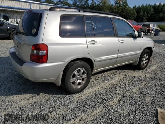 2005 Toyota Highlander с VIN JTEGD21A750105966, выставлен на аукционе Copart как лот 81652195 с пробегом 238 898 миль миль и Списание • Salvage title. История ставок и продаж доступна на DreamBid. Изображение 3.