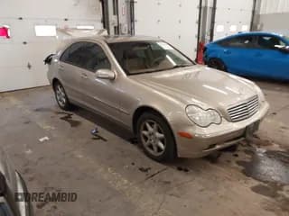 ✅ 2003 Mercedes-Benz C 240 • VIN: WDBRF81J13F426419 • Lot: 41522789. Wystawiony na IAAI z przebiegiem 107 402 mil. Bezpłatny archiwum sprzedaży aukcyjnych z USA i szczegółowy raport historii pojazdu na DreamBid. Zdjęcie 1.