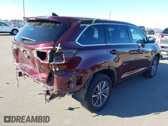 ✅ 2018 Toyota Highlander SE • VIN: 5TDJZRFH4JS493093 • Lot: 43605753. Listed on IAAI with 95,421 mi. Free auction sales archive from the USA and detailed vehicle history report at DreamBid. Image 4.