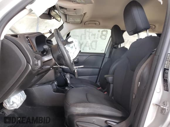 ✅ 2020 Jeep Renegade Altitude • VIN: ZACNJABB5LPL44541 • Лот: 61440215. Опубликован ранее на Copart с пробегом 88 979 миль. Бесплатный доступ к архиву аукционных продаж из США и подробный отчёт об истории автомобиля на DreamBid. Изображение 7.