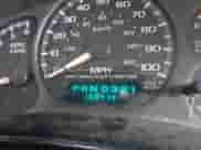 2002 Chevrolet Silverado 1500 LS z VIN 1GCEK14V12Z277928, wystawiony jako IAAI lot #42049150 z przebiegiem 198 414 mil mil oraz . Historia ofert i sprzedaży dostępna na DreamBid. Obrazek 15.