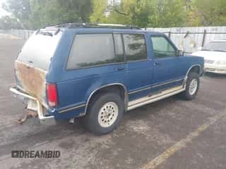 1994 Chevrolet Blazer z VIN 1GNDT13W7R0163053, wystawiony jako IAAI lot #43374838 z przebiegiem 10 000 mil mil oraz . Historia ofert i sprzedaży dostępna na DreamBid. Obrazek 4.