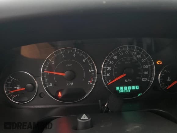 ✅ 2006 Chrysler Sebring • VIN: 1C3EL46X86N121013 • Lot: 85335824. Wystawiony na Copart z przebiegiem 98 833 mil. Bezpłatny archiwum sprzedaży aukcyjnych z USA i szczegółowy raport historii pojazdu na DreamBid. Zdjęcie 9.