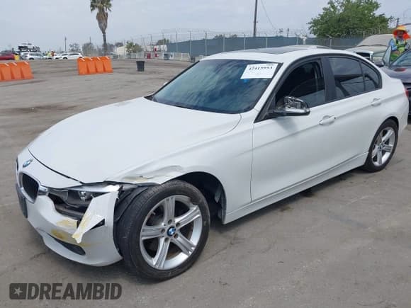 ✅ 2015 BMW 3 Series 328i • VIN: WBA3A5C57FF610527 • Lot: 42415953. Listed on IAAI with 87,301 mi. Free auction sales archive from the USA and detailed vehicle history report at DreamBid. Image 17.