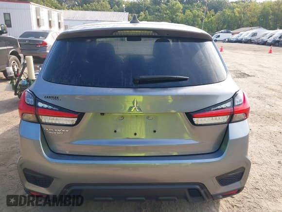 ✅ 2020 Mitsubishi Outlander ES • VIN: JA4AP3AU9LU008463 • Lot: 43126936. Wystawiony na IAAI z przebiegiem 93 064 mil. Bezpłatny archiwum sprzedaży aukcyjnych z USA i szczegółowy raport historii pojazdu na DreamBid. Zdjęcie 16.