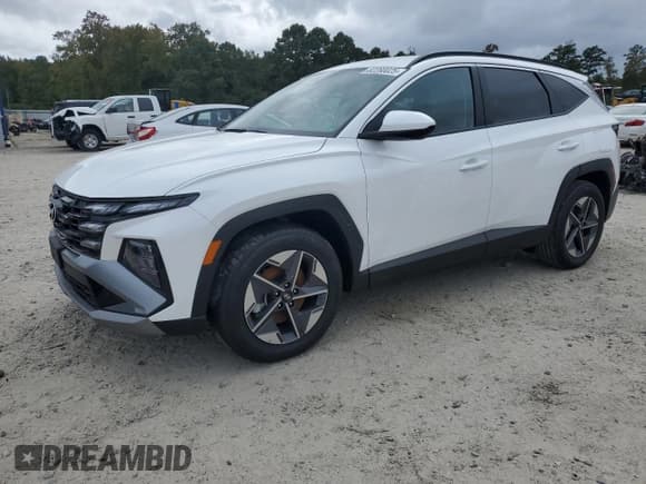 ✅ 2025 Hyundai Tucson SEL • VIN: 5NMJB3DE8SH592675 • Лот: 82280025. Опубликован ранее на Copart с пробегом 874 миль. Бесплатный доступ к архиву аукционных продаж из США и подробный отчёт об истории автомобиля на DreamBid. Изображение 1.