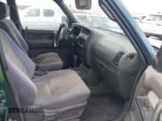 ✅ 1999 Isuzu Trooper S • VIN: JACDJ58X6X7922527 • Lot: 42461607. Listed on IAAI with 171,888 mi. Free auction sales archive from the USA and detailed vehicle history report at DreamBid. Image 5.