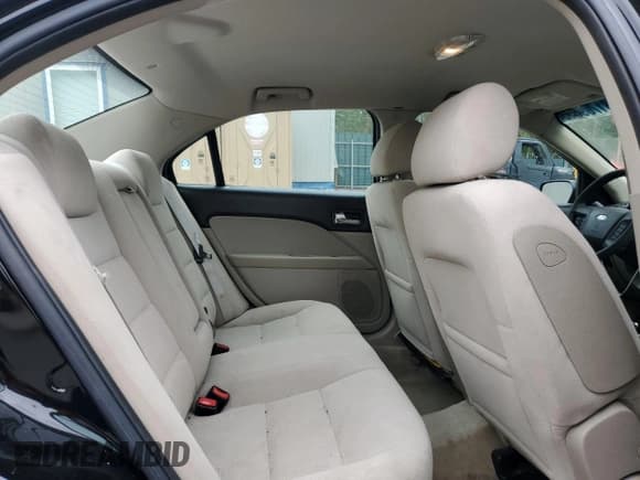 ✅ 2008 Ford Fusion SE • VIN: 3FAHP07Z38R272210 • Lot: 81709855. Wystawiony na Copart z przebiegiem 101 283 mil. Bezpłatny archiwum sprzedaży aukcyjnych z USA i szczegółowy raport historii pojazdu na DreamBid. Zdjęcie 10.