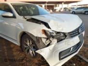 ✅ 2017 Volkswagen Passat S • VIN: 1VWAT7A33HC019579 • Lot: 42889382. Wystawiony na IAAI z przebiegiem 55 544 mil. Bezpłatny archiwum sprzedaży aukcyjnych z USA i szczegółowy raport historii pojazdu na DreamBid. Zdjęcie 6.