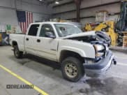 ✅ 2004 Chevrolet Silverado 2500HD LS • VIN: 1GCHK23U84F104066 • Lot: 70568395. Wystawiony na Copart z przebiegiem 185 726 mil. Bezpłatny archiwum sprzedaży aukcyjnych z USA i szczegółowy raport historii pojazdu na DreamBid. Zdjęcie 4.