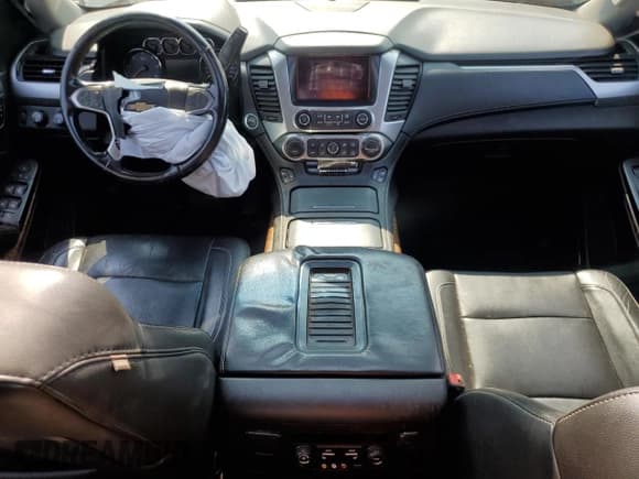 ✅ 2015 Chevrolet Suburban LTZ • VIN: 1GNSKKKC4FR527718 • Lot: 71055114. Wystawiony na Copart z przebiegiem 181 245 mil. Bezpłatny archiwum sprzedaży aukcyjnych z USA i szczegółowy raport historii pojazdu na DreamBid. Zdjęcie 8.