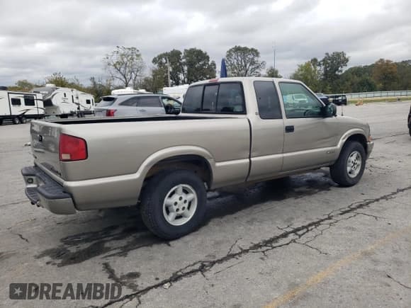 ✅ 2000 Chevrolet S-10 LS • VIN: 1GCDT19W3YK179978 • Lot: 89890655. Listed on Copart with 194,078 mi. Free auction sales archive from the USA and detailed vehicle history report at DreamBid. Image 3.