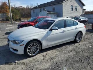 ✅ 2015 BMW 3 Series 328i xDrive • VIN: WBA3B5C55FF961479 • Lot: 90755555. Listed on Copart with 126,824 mi. Free auction sales archive from the USA and detailed vehicle history report at DreamBid. Image 1.