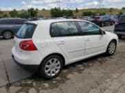✅ 2009 Volkswagen Rabbit S • VIN: WVWDB71K79W085935 • Lot: 60697594. Wystawiony na Copart z przebiegiem 102 780 mil. Bezpłatny archiwum sprzedaży aukcyjnych z USA i szczegółowy raport historii pojazdu na DreamBid. Zdjęcie 3.