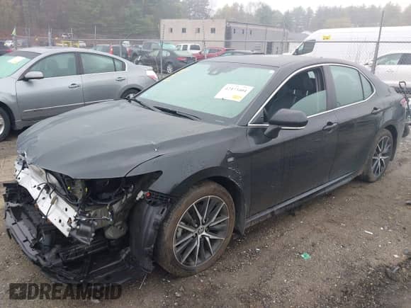 2022 Toyota Camry SE with VIN 4T1G11BK1NU072711, listed as a IAAI auction lot 42173404 with 26,504 mi miles and . Bid and sale history available at DreamBid. Image 2.