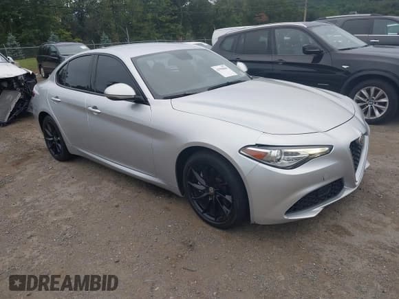 ✅ 2017 Alfa Romeo Giulia • VIN: ZARFAEDN6H7527852 • Lot: 42998868. Wystawiony na IAAI z przebiegiem 74 465 mil. Bezpłatny archiwum sprzedaży aukcyjnych z USA i szczegółowy raport historii pojazdu na DreamBid. Zdjęcie 1.
