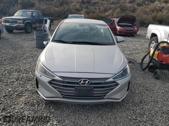 ✅ 2019 Hyundai Elantra SE • VIN: 5NPD74LF4KH487066 • Lot: 91587285. Listed on Copart with 97,600 mi. Free auction sales archive from the USA and detailed vehicle history report at DreamBid. Image 5.