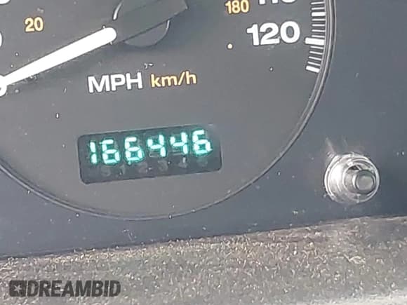 ✅ 2002 Jeep Grand Cherokee Laredo • VIN: 1J4GX48N42C245591 • Lot: 42287218. Listed on IAAI with 166,446 mi. Free auction sales archive from the USA and detailed vehicle history report at DreamBid. Image 13.