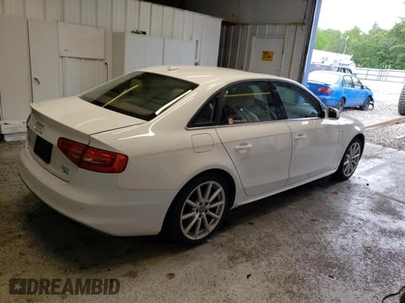 ✅ 2015 Audi A4 Premium Plus • VIN: WAUFFAFL6FN004983 • Лот: 59527715. Опубликован ранее на Copart с пробегом 136 946 миль. Бесплатный доступ к архиву аукционных продаж из США и подробный отчёт об истории автомобиля на DreamBid. Изображение 3.