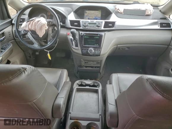 ✅ 2014 Honda Odyssey Touring • VIN: 5FNRL5H90EB094582 • Lot: 93588585. Listed on Copart with 148,694 mi. Free auction sales archive from the USA and detailed vehicle history report at DreamBid. Image 8.