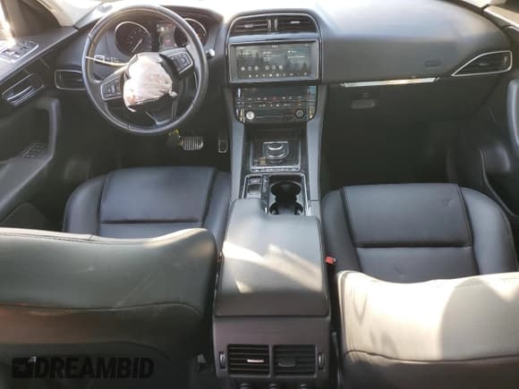 ✅ 2019 Jaguar F-Pace 25t Premium • VIN: SADCJ2FX5KA355161 • Lot: 70164455. Listed on Copart with 72,758 mi. Free auction sales archive from the USA and detailed vehicle history report at DreamBid. Image 8.