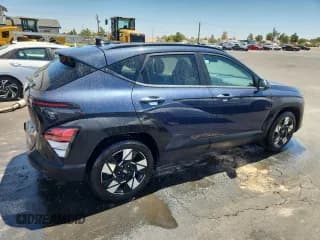 ✅ 2024 Hyundai Kona SEL • VIN: KM8HB3AB1RU097130 • Лот: 67791975. Опубликован ранее на Copart с пробегом 31 837 миль. Бесплатный доступ к архиву аукционных продаж из США и подробный отчёт об истории автомобиля на DreamBid. Изображение 3.