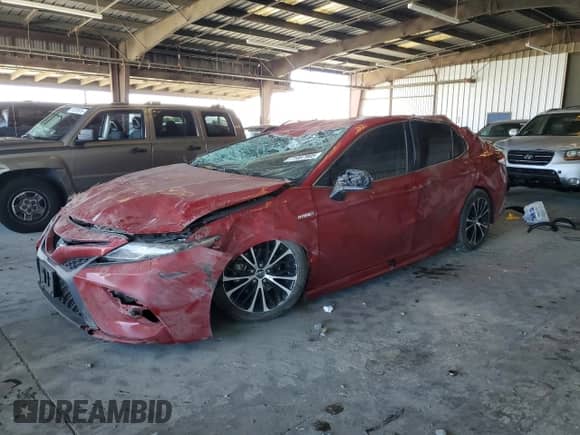 2020 Toyota Camry Hybrid SE с VIN 4T1G31AK1LU013053, выставлен на аукционе Copart как лот 71467965 с пробегом 99 725 миль миль и На запчасти • Non repairable. История ставок и продаж доступна на DreamBid. Изображение 1.