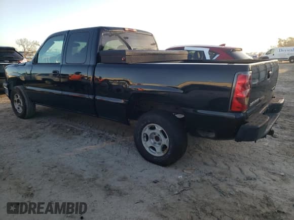 ✅ 2004 Chevrolet Silverado 1500 LS • VIN: 1GCEC19T84E397157 • Лот: 77083954. Опубликован ранее на Copart с пробегом 171 145 миль. Бесплатный доступ к архиву аукционных продаж из США и подробный отчёт об истории автомобиля на DreamBid. Изображение 2.