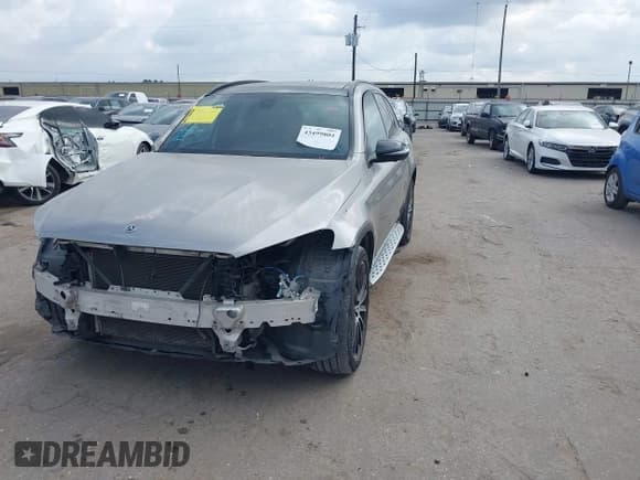 ✅ 2019 Mercedes-Benz GLC 300 • VIN: WDC0G4JB4KV171482 • Lot: 43499804. Wystawiony na IAAI z przebiegiem 67 349 mil. Bezpłatny archiwum sprzedaży aukcyjnych z USA i szczegółowy raport historii pojazdu na DreamBid. Zdjęcie 2.