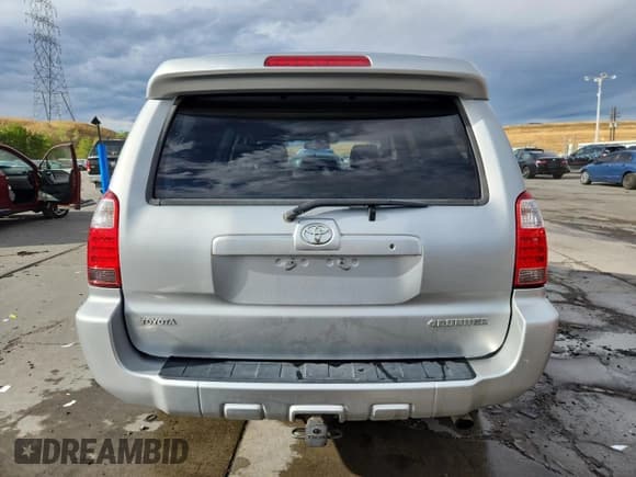 ✅ 2007 Toyota 4Runner Limited • VIN: JTEBU17RX78086951 • Лот: 80357705. Опубликован ранее на Copart с пробегом 178 014 миль. Бесплатный доступ к архиву аукционных продаж из США и подробный отчёт об истории автомобиля на DreamBid. Изображение 6.