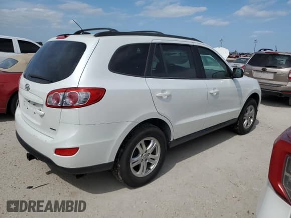 ✅ 2012 Hyundai Santa Fe GLS • VIN: 5XYZGDAB7CG097500 • Lot: 76201154. Listed on Copart with 51,100 mi. Free auction sales archive from the USA and detailed vehicle history report at DreamBid. Image 3.