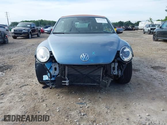 ✅ 2019 Volkswagen Beetle S • VIN: 3VW5DAAT1KM505762 • Lot: 42636158. Wystawiony na IAAI z przebiegiem 29 900 mil. Bezpłatny archiwum sprzedaży aukcyjnych z USA i szczegółowy raport historii pojazdu na DreamBid. Zdjęcie 12.