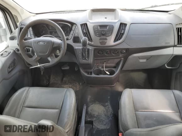 ✅ 2016 Ford Transit XL • VIN: 1FBZX2CG3GKA52121 • Lot: 87099305. Wystawiony na Copart z przebiegiem 189 460 mil. Bezpłatny archiwum sprzedaży aukcyjnych z USA i szczegółowy raport historii pojazdu na DreamBid. Zdjęcie 8.