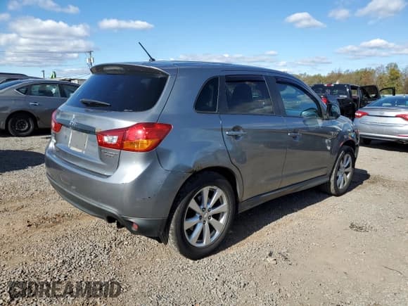 ✅ 2014 Mitsubishi Outlander ES • VIN: 4A4AR3AU6EE002531 • Lot: 89574935. Wystawiony na Copart z przebiegiem 148 237 mil. Bezpłatny archiwum sprzedaży aukcyjnych z USA i szczegółowy raport historii pojazdu na DreamBid. Zdjęcie 3.