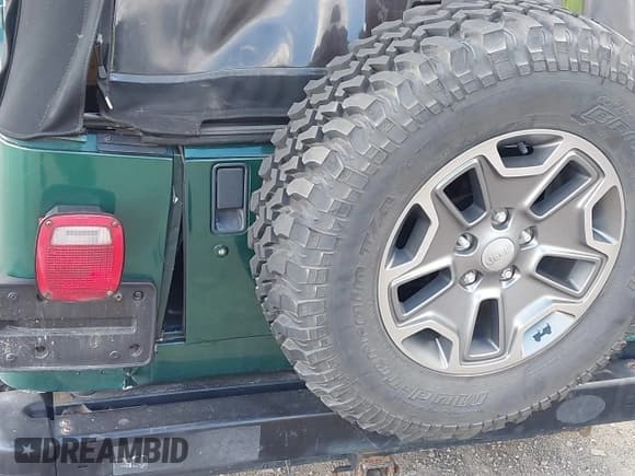 ✅ 2001 Jeep Wrangler Sahara • VIN: 1J4FA59S61P341186 • Lot: 43694775. Listed on IAAI with Not provided. Free auction sales archive from the USA and detailed vehicle history report at DreamBid. Image 6.